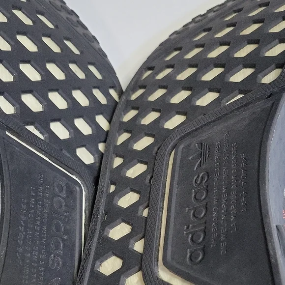 Mens 11.5 Adidas Men's NMD R1 Spectoo 'Speedlines' sneaker. Excellent Cond. - Picture 8 of 9